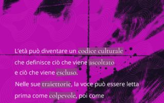 Sfondo magenta con texture astratte nere. Testo bianco che recita: “Ci sono voci che sembrano essere più voci delle altre. E un accento può diventare un criterio di valore che preclude l’ascolto.” Logo “bepink” in alto a destra.